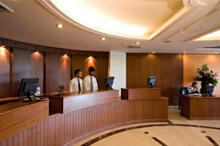 Clarks Inn, Pacific Mall Ґазіабад Екстер'єр фото